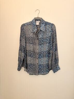 Finley 100% Silk Geometric Button-Up Blouse Women’s Size M Blue Gray Long Sleeve